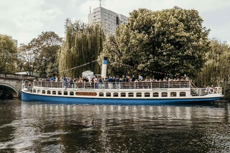 1h Berlin-Cruise with 140 year old electrified steamship - Government district and the main railway station: big Berlin energy, framed by water