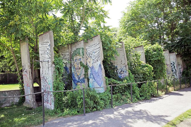 2 hour Private Walking Tour: The Berlin Wall & the Cold War - Walking the “death strip” concept without losing the plot