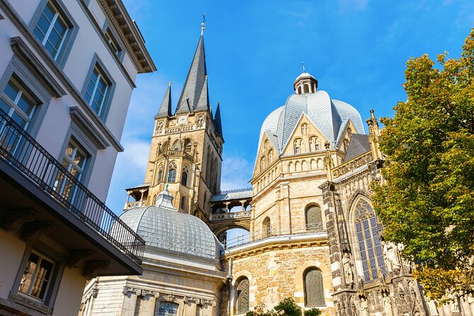 Aachen Scavenger Hunt and Highlights Self Guided Audio Tour - Audio, Headphones, and the Language Mix