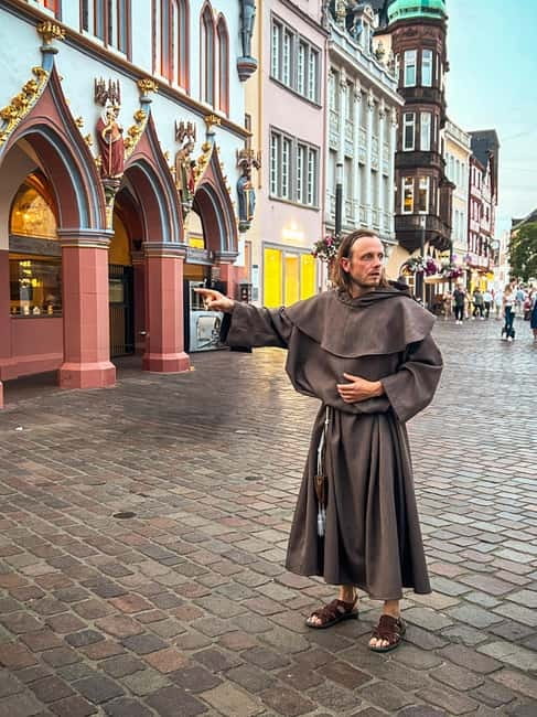 Adventure tour: The Devil in Trier - Domfreihof: Where Fear Fits the Setting