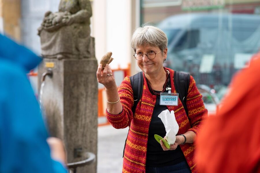 Bamberg: Guided Historical Culinary Tour - Under The Bridge, Another Tasting Moment, Then Toward The Finish