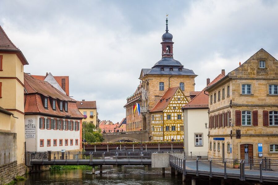 Bamberg: Private Guided Walking Tour - Getting oriented at Bamberg Cathedral (where the tour makes sense fast)