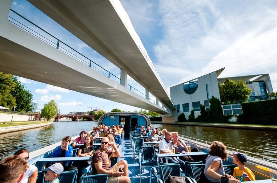 Berlin: 3.25-Hour Spree & Landwehrkanal Boat Tour - Key things to know before you board