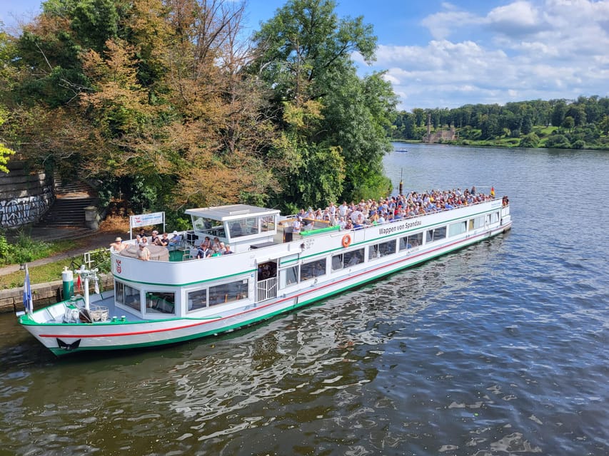 Berlin: 7 Lakes Boat Tour through the Havel Landscape - Starting at Anlegestelle Spandau (Lindenufer) by the town hall