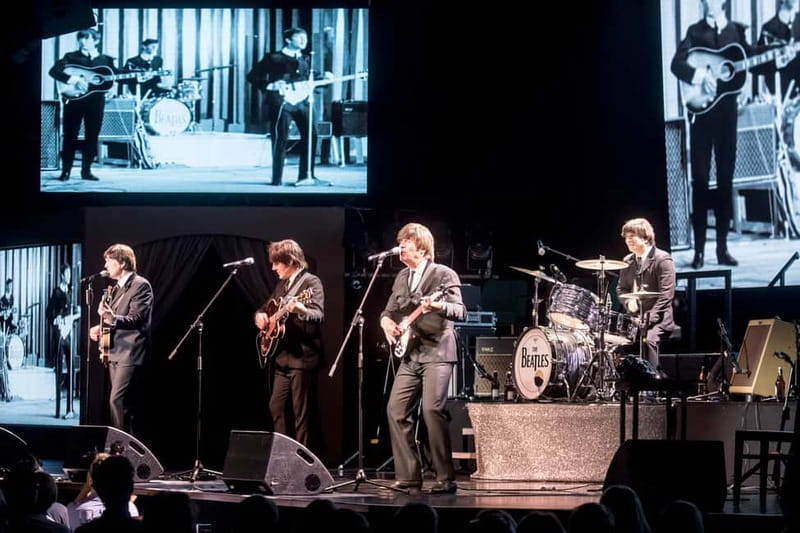 Berlin: "All You Need is Love!" The Beatles Musical Ticket - Food and drinks: budget it like a theater night