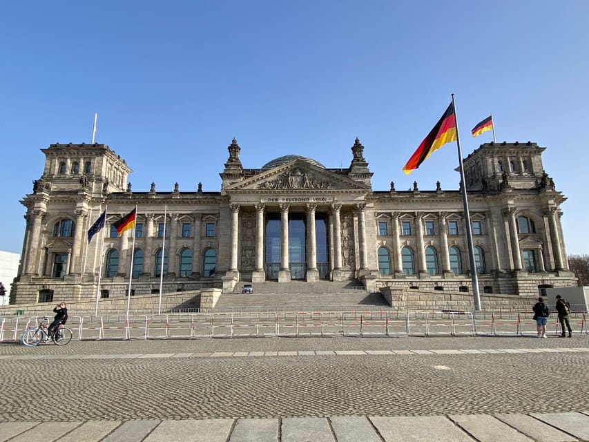 Berlin Battlefield Tour - Operation Berlin 1945 - Platz der Republik and Königplatz: The Assault Ground
