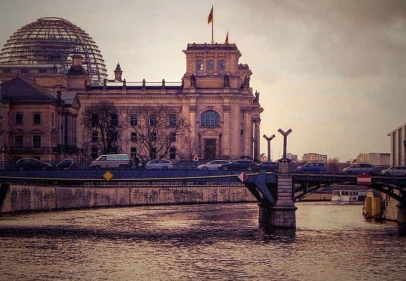 Berlin Beers & Battlefields Tour: War History & German Beer - Moltkebrucke and Zhukov’s Route: From Crossing to the Days-Long Fight