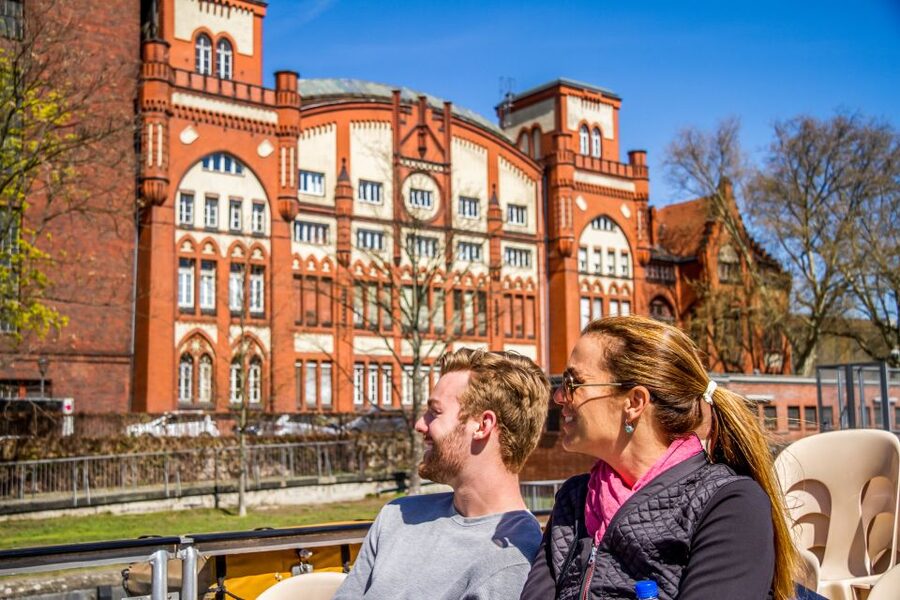 Berlin: Boat Tour Along the River Spree - Charlottenburg Palace and the Shift Toward Waterway Berlin