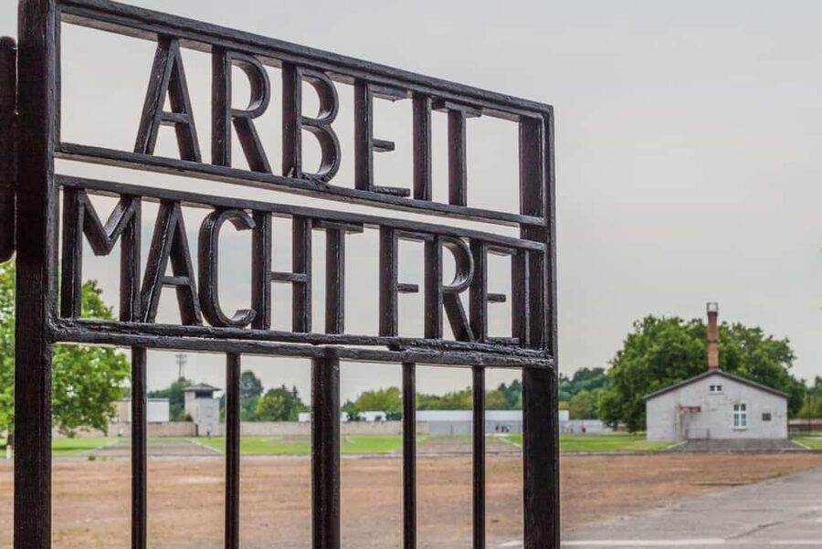 Berlin: Bus Tour to Sachsenhausen, East Side Gallery, & Berlin Story Bunker - Key things to know before you go