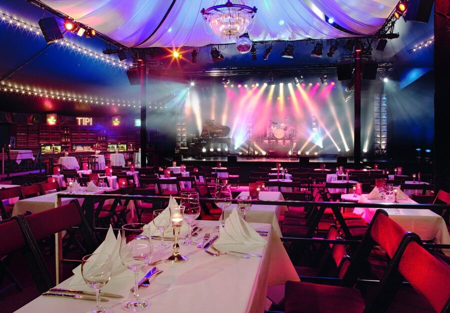 Berlin: Cabaret – The Berlin Musical at Tipi am Kanzleramt - Language reality check: German spoken, some English songs, and how to keep up