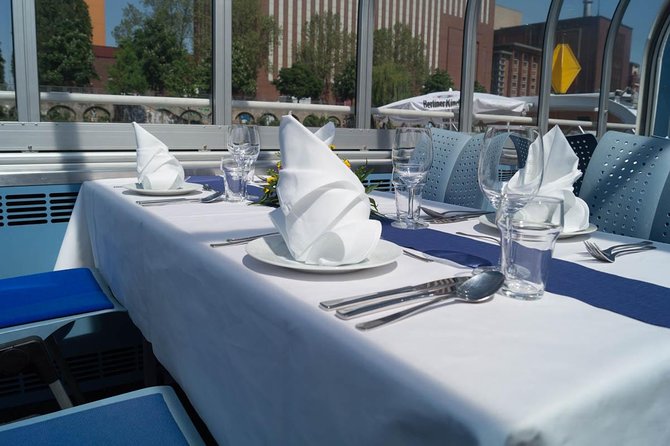 Berlin Capital 4-Course Sunset Dinner Cruise Including Drinks - A Small-Ship Berlin Evening on the Spree