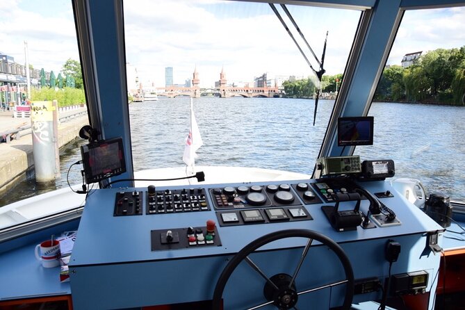Berlin Capital 4-Course Sunset Dinner Cruise Including Drinks - Parliament to Museum Island: What the Route Teaches You