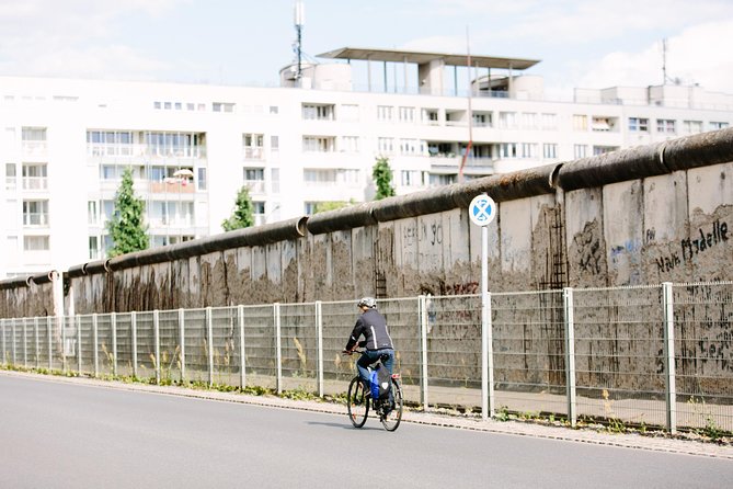 Berlin City Bike Tour with Beer Garden Stop - Tiergarten, the Holocaust Memorial, and the Parks Between the Stories