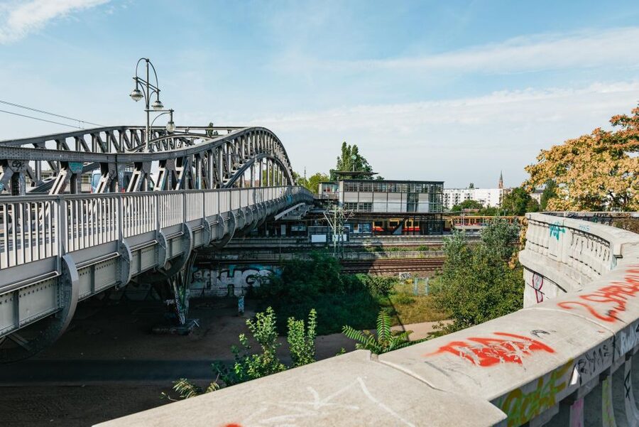 Berlin: Cold War & Berlin Wall History Guided Bike Tour - Key highlights worth knowing