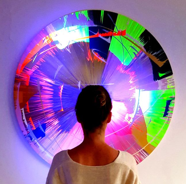 Berlin: Create Your Own Spin Painting at Jans Echternacht - Why this spin-painting studio feels like a real Berlin detour