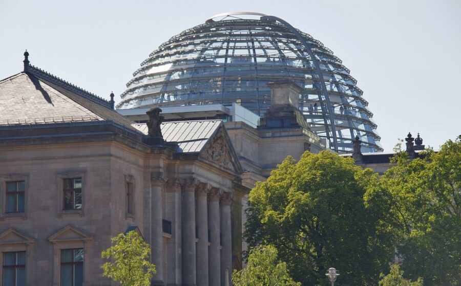 Berlin: Dinner Cruise on the Spree with Prosecco - Weather Tips for a Comfortable Evening on the River