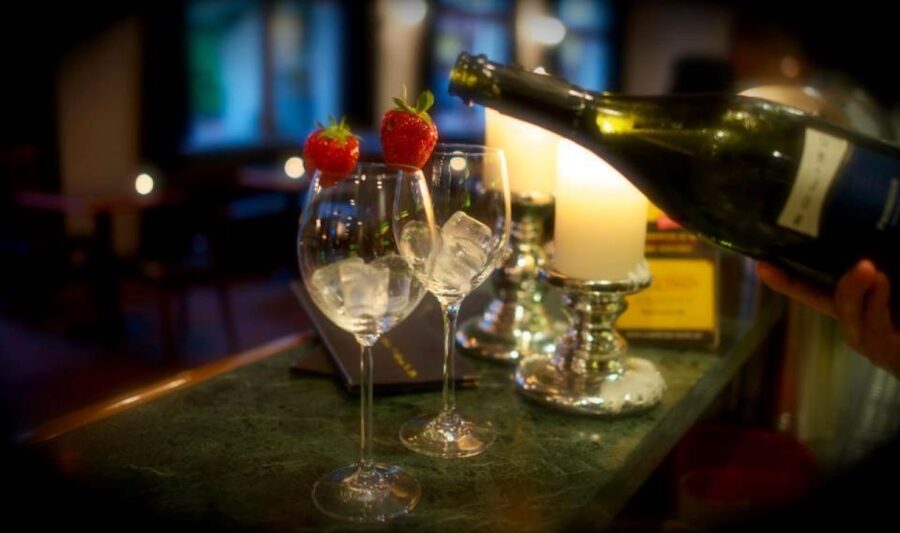 Berlin: Dinner in the Dark - Unsicht-Bar Foyer and the Start of Your Evening