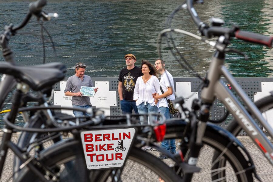 Berlin: E-Bike Tour of the Berlin Wall and Mitte Highlights - How to prepare for a comfortable ride (especially in wet weather)