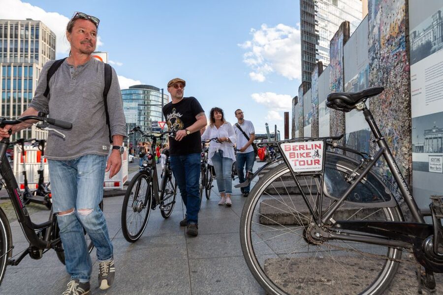 Berlin: E-Bike Tour of the Berlin Wall and Mitte Highlights - Reichstag, Brandenburg Gate, Holocaust Memorial, Gendarmenmarkt, and Bebelplatz