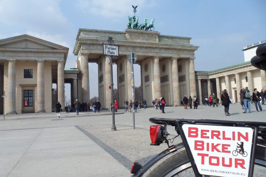 Berlin: E-Bike Tour of the Berlin Wall and Mitte Highlights - Price and timing: what you actually get for around $48