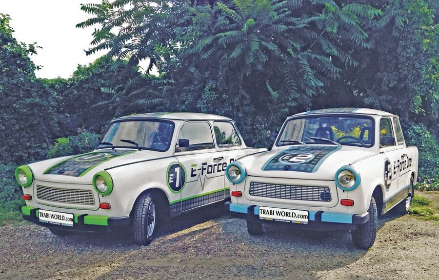 Berlin: E-Trabi City Tour - Driving an e-Trabi: what the experience feels like