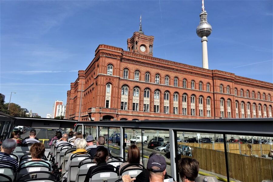 Berlin: East and West Hop-On Hop-Off Bus Tour - Riding smart: hours, frequency, and how to not miss your next bus