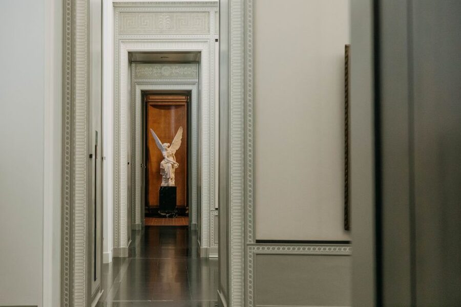 Berlin: Entry to Alte Nationalgalerie - Using the audio guide like a smart local