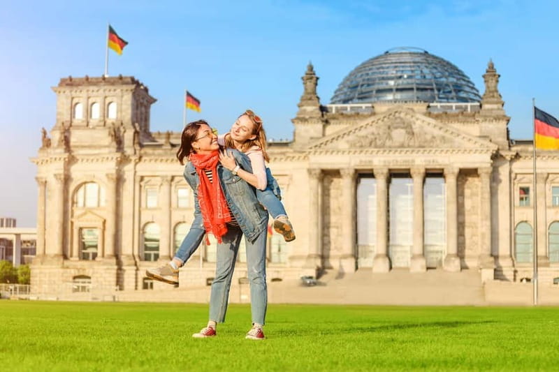 Berlin Essentials: Private Photoshoot at Berlin's top sites - Key things to know before you go