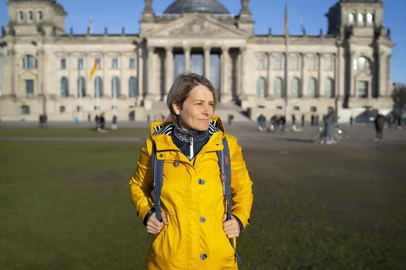 Berlin Essentials: Private Photoshoot at Berlin's top sites - The Best Part: Your Edited Album Lands in 48 Hours