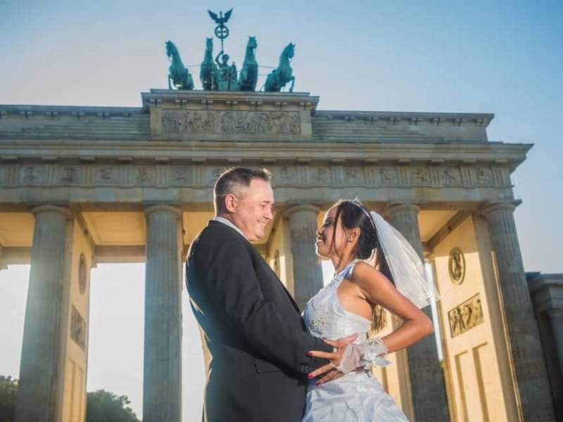 Berlin Essentials: Private Photoshoot at Berlin's top sites - Local Tips and Communication: Making the Session Feel Easy