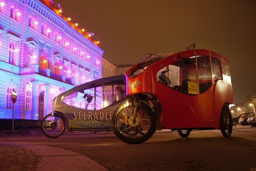 Berlin Express: Private 1-Hour E-Rickshaw Ride - A customized 1-hour loop that still feels like a real tour