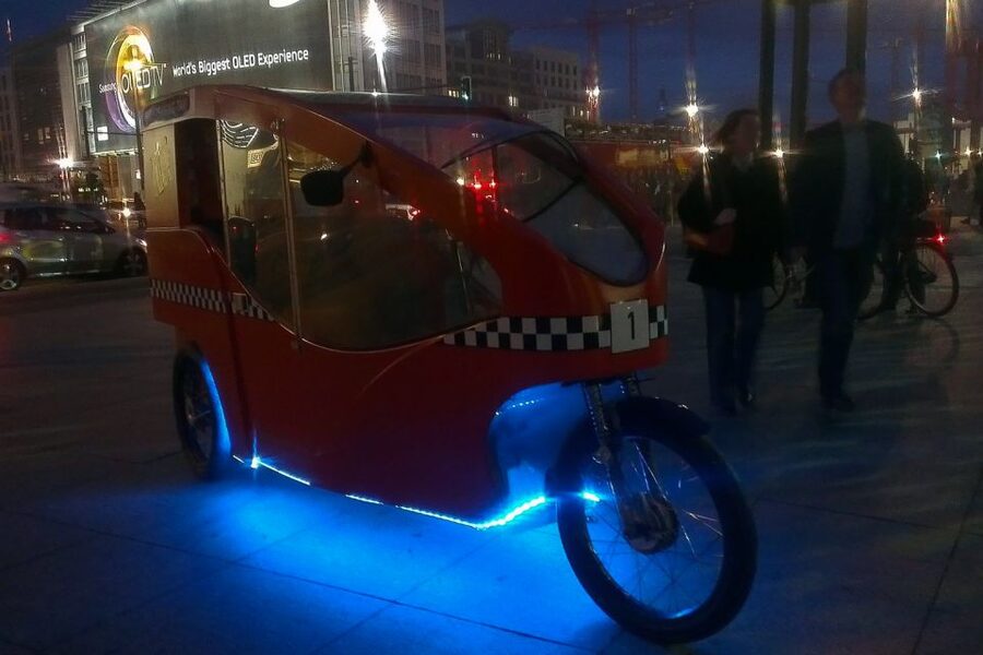 Berlin Express: Private 1-Hour E-Rickshaw Ride - Pick your Berlin theme: from Old Berlin to divided-city days