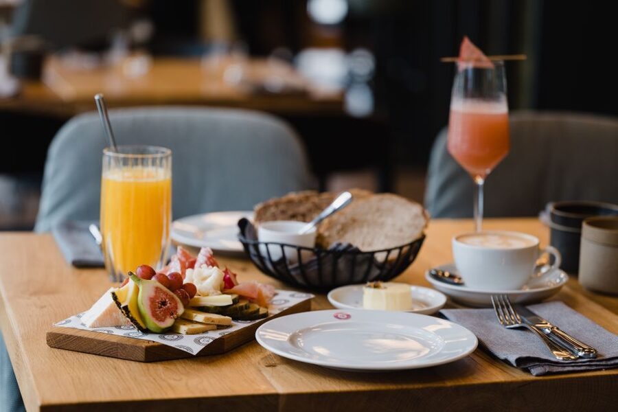 Berlin: Fine Dining Breakfast with Champagne in Schoneberg - Champagne and coffee, the part that makes it special