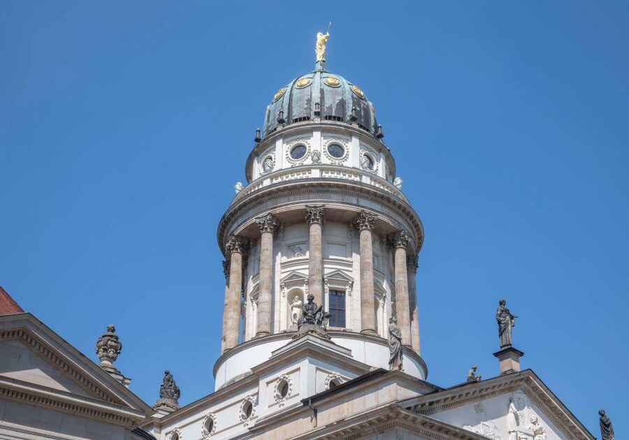 Berlin: Französischer Dom Viewing Platform with Audio Guide - The audio guide setup, and how Angel Matts guides your attention