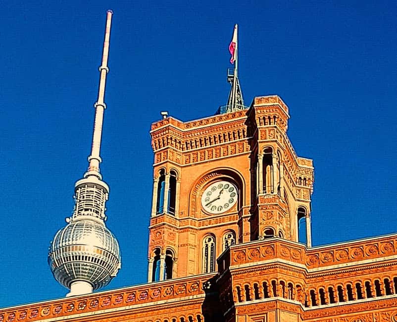 Berlin: From East to West & Wall Tour by Bike with a Guide - Why this 4-hour East to West route makes Berlin click