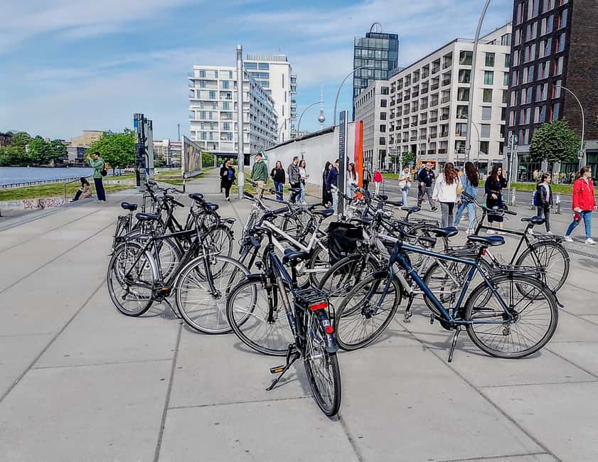 Berlin: From East to West & Wall Tour by Bike with a Guide - Mitte classics: Alte Münze scenic views and Nikolaiviertel charm