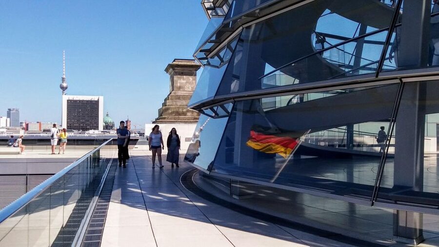 Berlin: Government District Tour and Reichstag Dome Visit - From your meeting point to the Chancellery: the route in plain English