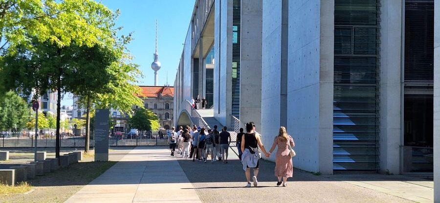 Berlin: Government District Tour and Reichstag Dome Visit - Swiss Embassy to Marie-Elisabeth-Lüders-Haus: architecture that has a job