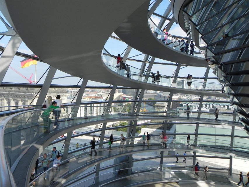 Berlin: Government District Tour and Reichstag Dome Visit - German vs English tours: the difference that changes everything
