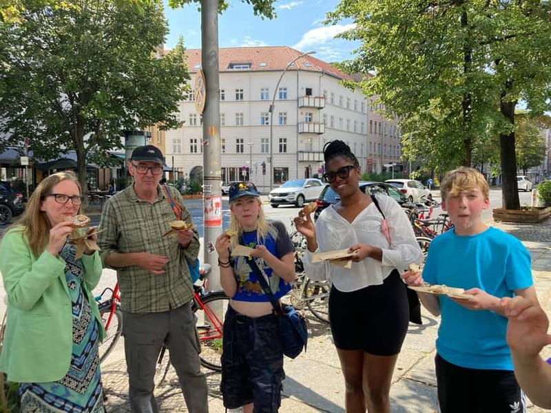 Berlin: Guided Street Food Tour with Tastings - Five tastings over three hours, plus seasonal swaps