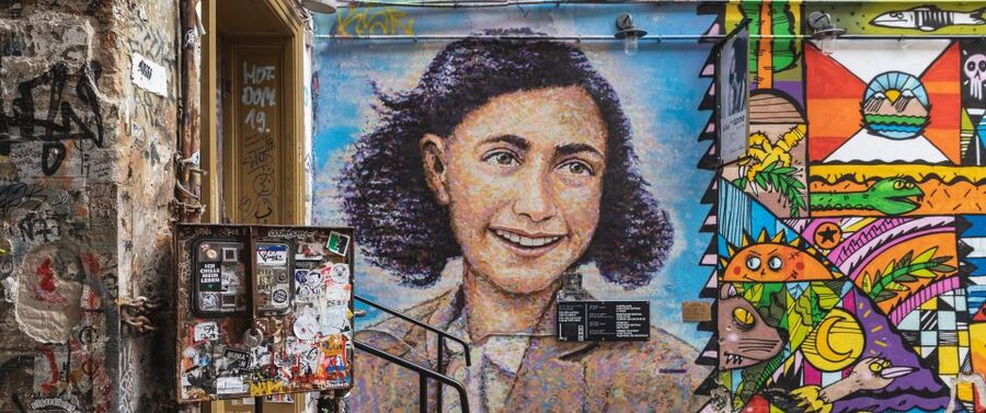 Berlin: Hidden Backyards Guided Walking Tour - Timing, Rain, and How to Dress for a 2-Hour Courtyard Walk