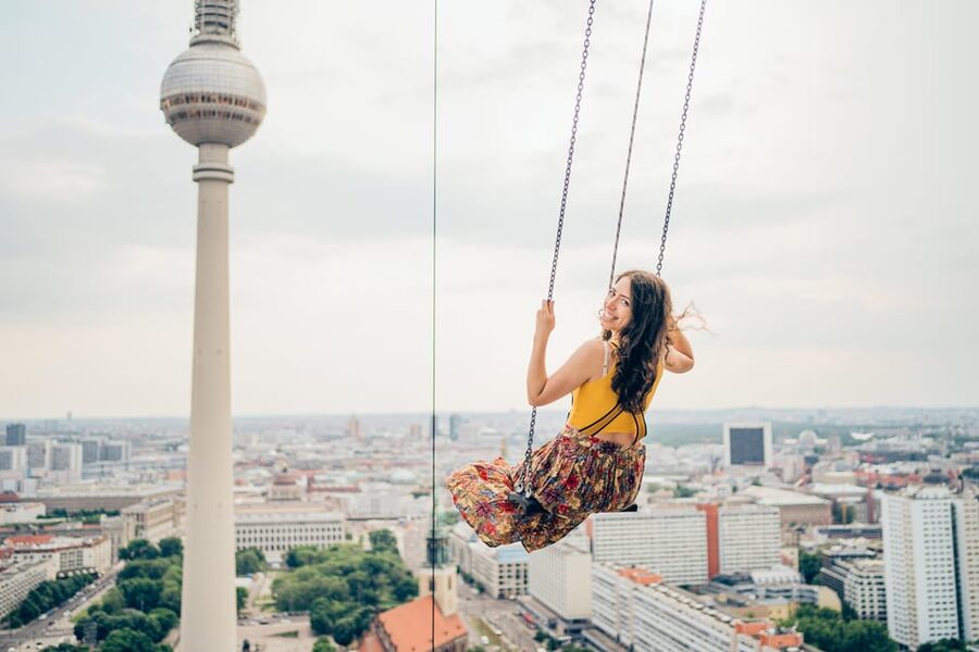 Berlin: Highest Swing in Europe - Entering Park Inn for the High Swing signs