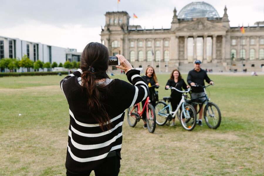 Berlin Highlights: 3-Hour Bike Tour - Guides Make the Difference: Sam, Thor, Michele, and the Storytelling Style