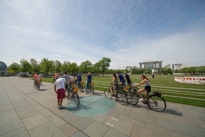 Berlin Highlights Sightseeing Bike Tour in Small Groups - Federal Chancellery, Brandenburg Gate, and the Reichstag in one stretch