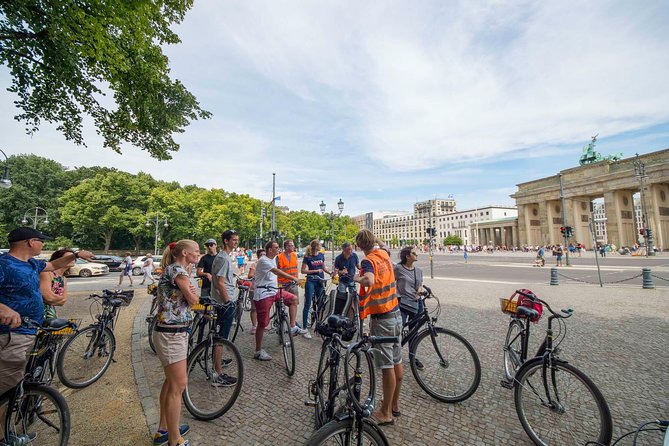 Berlin Highlights Sightseeing Bike Tour in Small Groups - Tiergarten, the Victory Column, Zoo area, and the café by Neuen See