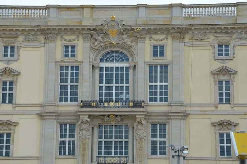 Berlin: Historic Center Walking Tour with a Real Berliner - Unter den Linden: Frederick the Great to St. Hedwig’s Cathedral in one boulevard