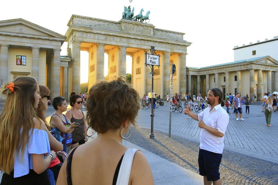 Berlin Historical Highlights Walking Tour - Museum Island and the Humboldt Forum: culture after the break