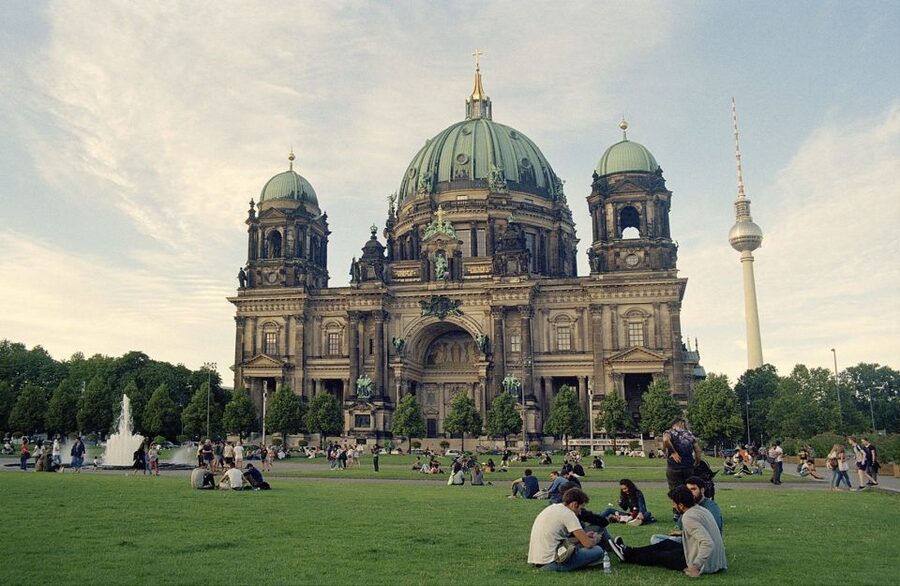 Berlin Historical Highlights Walking Tour - Price and value, when $389 per group makes sense