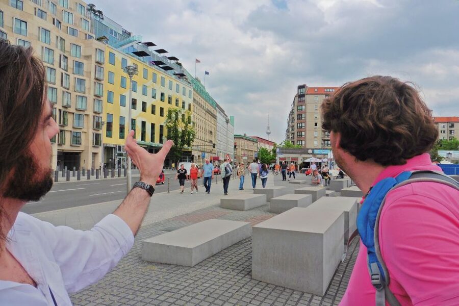 Berlin: Historical Sights & Berlin Wall Tour with a Berliner - Walking Berlin Wall Remains on the Berliner Mauerweg