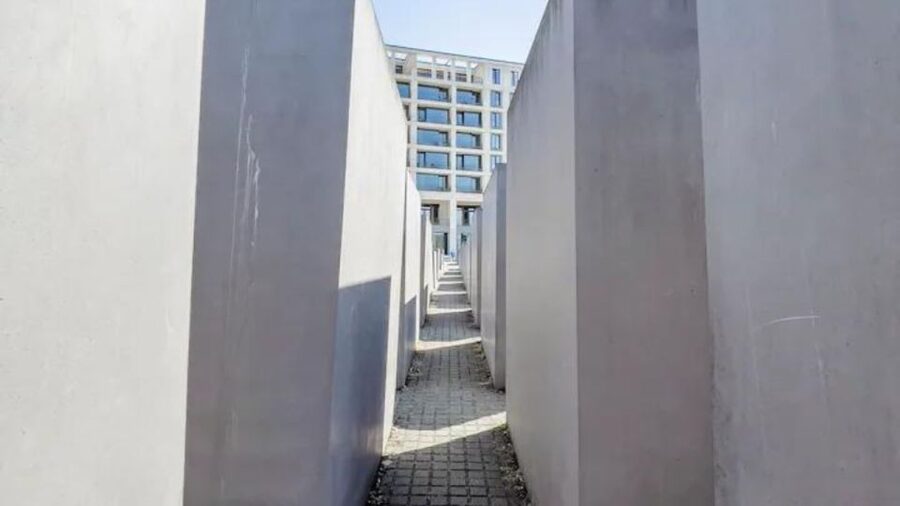 Berlin: Hitler's Berlin The Rise & Fall Guided Walking Tour - Soviet War Memorial Tiergarten: context for the city’s endgame